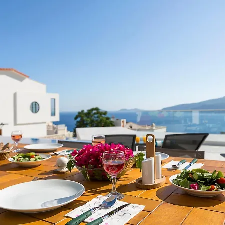 Вилла Sleeps 8 With Pool Air Con And Wifi *